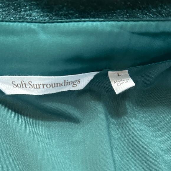 Soft Surroundings Emerald Green Velvet Button Up Top, Holiday, Christmas, Large - Picture 4 of 9